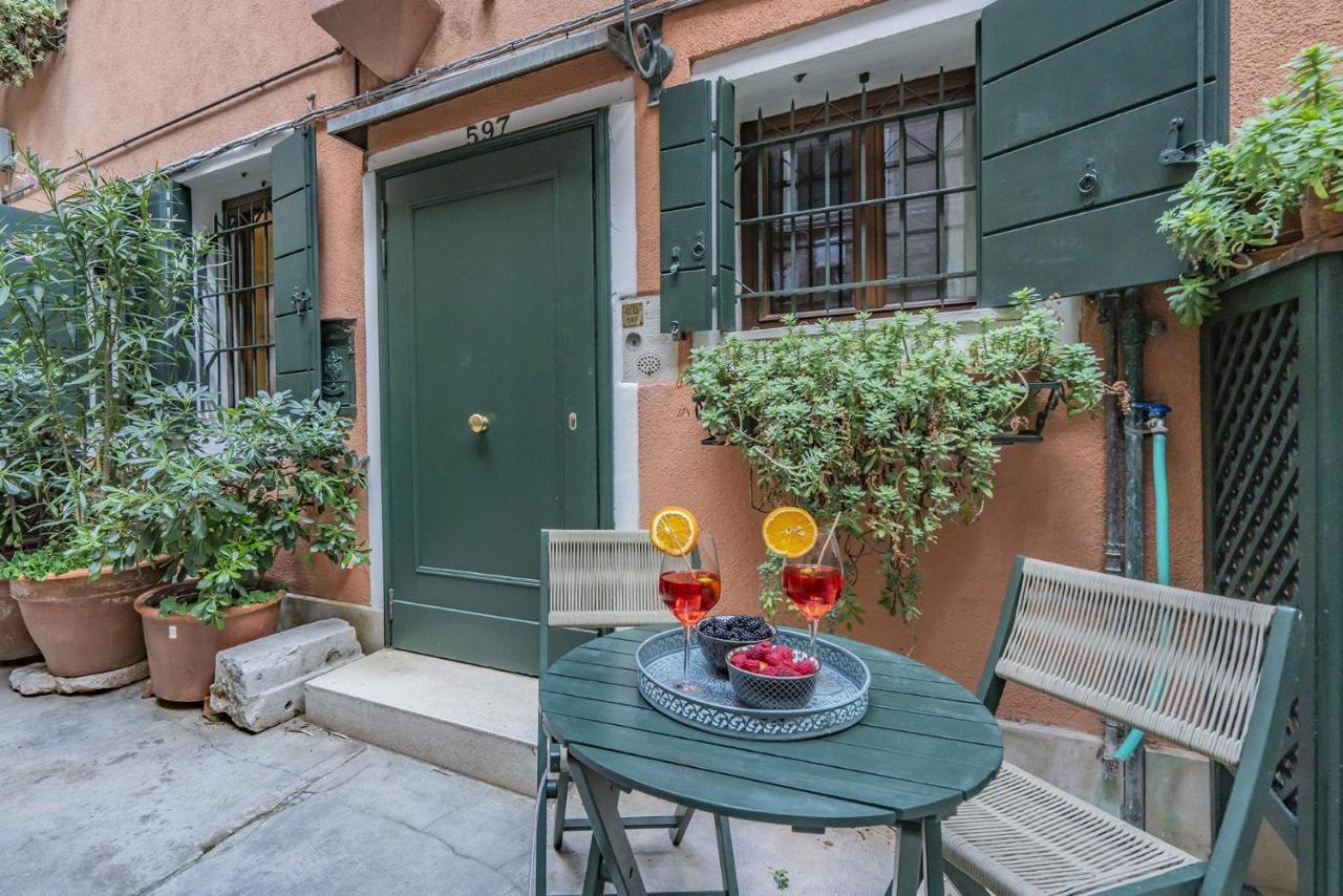 Апартаменты Lo Squero 1 The Secret Courtyard In Dorsoduro Венеция Экстерьер фото